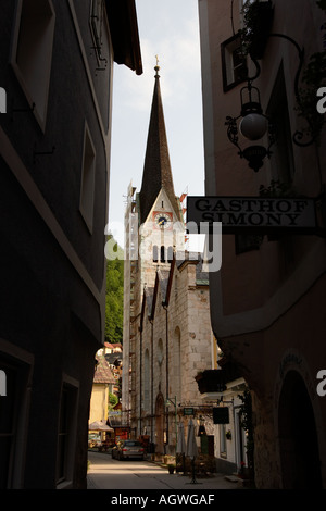 Kathedrale in Hallstatt Dorf. Salzkammergut, Österreich. Stockfoto