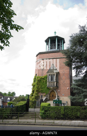 Bournville Dorfanger Grundschule beherbergt das Bournville Glockenspiel Stockfoto