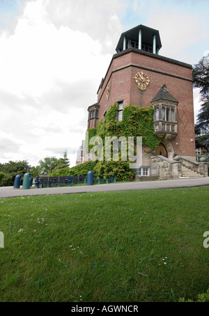 Bournville Dorfanger Grundschule beherbergt das Bournville Glockenspiel Stockfoto