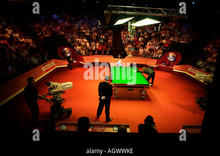 Crucible Theatre, während die Snooker-WM Finale. Stockfoto