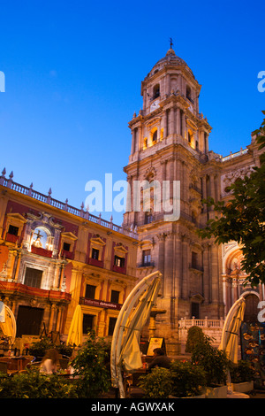 Malaga Bischofspalast und die Kathedrale in der Dämmerung Malaga Spanien Stockfoto