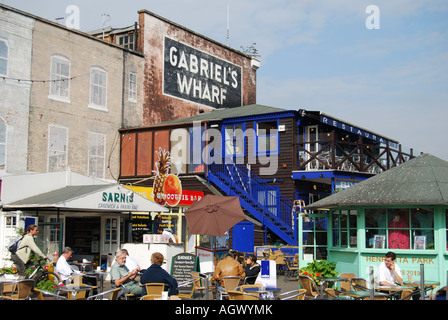 Restaurant im Freien, Gabriels Wharf, South Bank, London, England, Vereinigtes Königreich Stockfoto