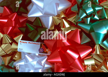 Mehrfarbige Weihnachtssortiment Bogen. Würde einen tollen Urlaub unter dem Motto Hintergrund machen. Dieser hat sogar einen Geschenkanhänger. Stockfoto