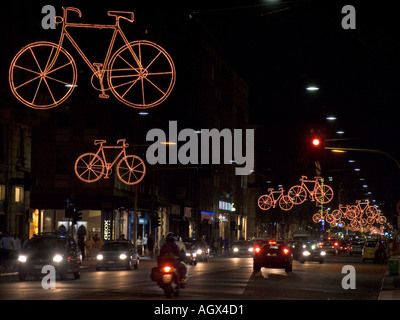 Fahrrad-Kunst-Installation über Corso Buenos Aires-Mailand Stockfoto