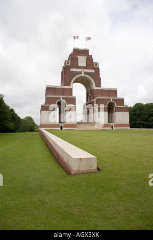 Die Thiepval-Denkmal zum Gedenken an die anglo-französischen Offensive von 1916 an der Somme, Picardie, Frankreich Stockfoto