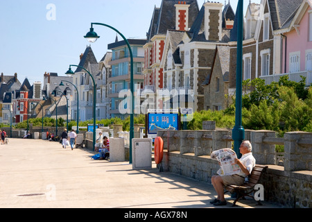 Die Promenade von Saint Malo in der Bretagne Nordwesten Frankreichs Stockfoto