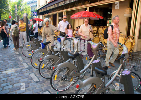 Eine Rack der Mieträder sind Teil des Velib ein Fahrrad-Transit-System in Paris Frankreich Stockfoto