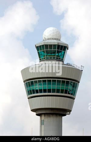 Air Traffic Control-Turm am Flughafen Schiphol in Amsterdam Niederlande Stockfoto