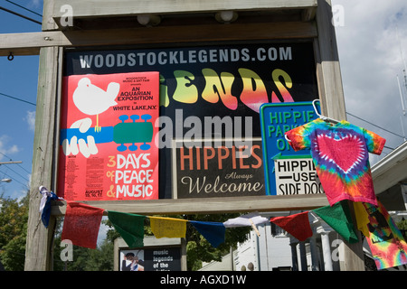 Hippies immer willkommen, sagt anmelden Tinker Street in Woodstock, New York Stockfoto