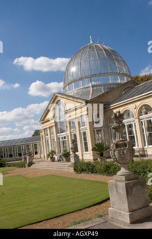 Außenseite des großen Konservatoriums Syon Park von Charles Fowler 1826 erbaut Stockfoto