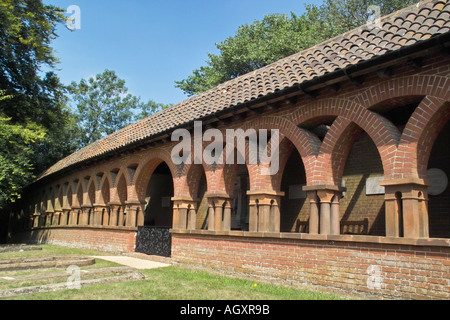 Der Kreuzgang am Watt Kapelle Compton Surrey Stockfoto