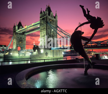 Tower Bridge, London, England, UK. EINSCHRÄNKUNG GILT FÜR BUCHEINBAND NUR INNENBEREICH UNEINGESCHRÄNKTEN Stockfoto