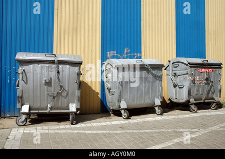 Müllcontainer in Warschau Stockfoto