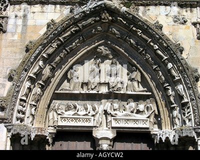 Detail der Basilika Notre Dame de Bonne Garde Longpont sur Orge Essonne Frankreich Stockfoto