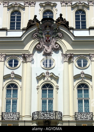 Fassade des Palazzo Erzbischof auf Hradcanske Namesti Hradschin quadratische Prag CZ Stockfoto