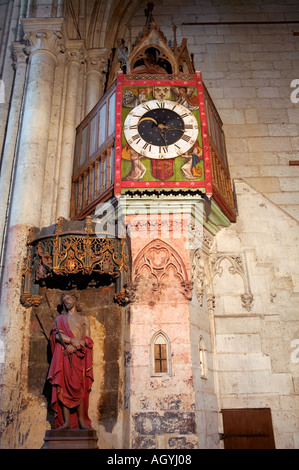 Frankreich - Beauvais-Uhr in der Kathedrale Saint-Pierre Stockfoto