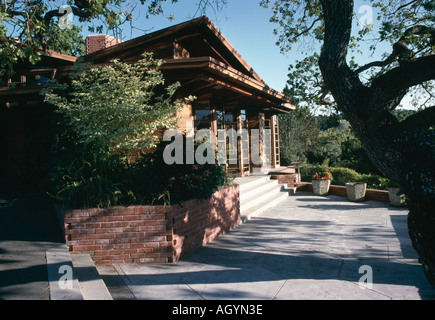 Paul R. und Jean S. Hanna House / Waben-Haus, 737 Franzose Road, Stanford, Kalifornien, 1936. Von außen. Stockfoto