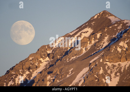 Vollmond über Tore der Arctic National Park North Slope der Brooks Range Alaska Stockfoto