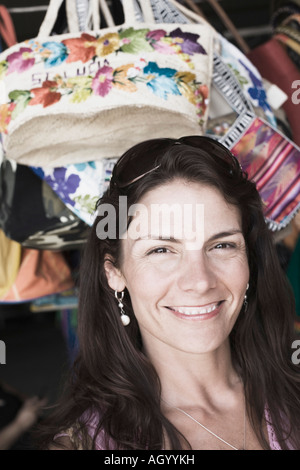 Porträt einer Mitte erwachsenen Frau lächelnd Stockfoto