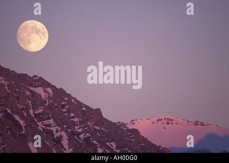 Vollmond über Tore der Arctic National Park North Slope der Brooks Range Alaska Stockfoto