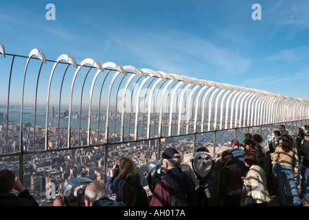 Blick auf Manhattan Island von der Spitze des Empire State Building, Manhattan, New York City, NY, USA Stockfoto