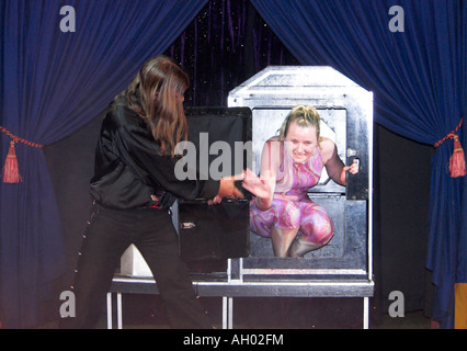 Durchführung in einem Zirkus Zauberer Stockfoto