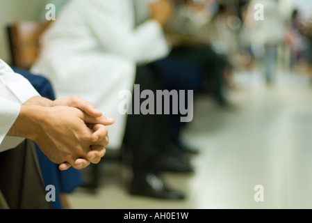 Verkürzte Ansicht des gefalteten Hände, close-up Stockfoto