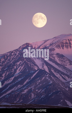 Vollmond über Tore der Arctic National Park North Slope der Brooks Range Alaska Stockfoto