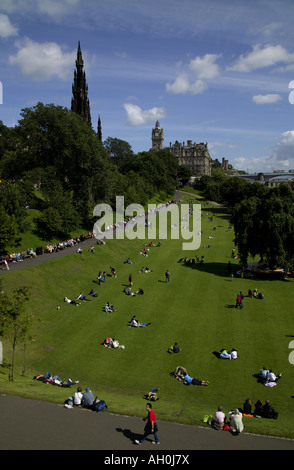 Princes Street Gardens angesehen von The Mound, Edinburgh, Schottland, UK, Europa Stockfoto