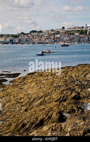 Blick über den Penryn-Fluss von Flushing, Falmouth, Cornwall, UK. Stockfoto