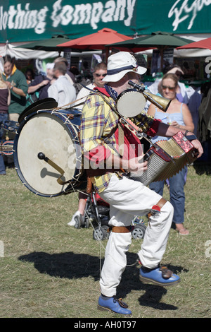 Ein Mann Band Performer in England Stockfoto