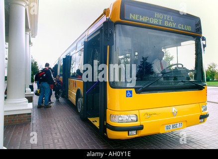 Disneyland Paris-France-Bus mit Touristen Stockfoto