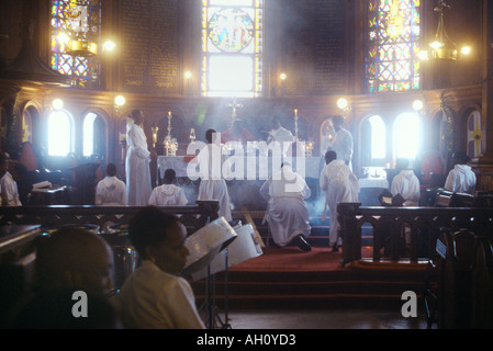 Antigua-St. Johns Cathedral Palm Sonntag Service Weihrauch Stockfoto