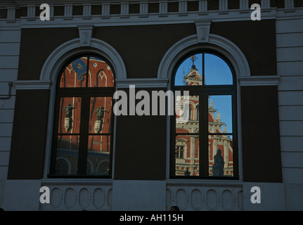Mitesser Haus Riga alten Rathaus Platz Lettland statue Stockfoto