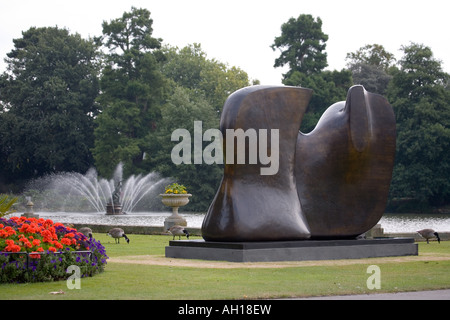 Henry Moore bei Kew Gärten 2007/8 - Messerschneide zwei Stück 1962-65 Stockfoto