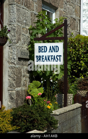 ein Bed &amp; Breakfast-Schild draußen ein Gästehaus in Padstow, Cornwall, england Stockfoto