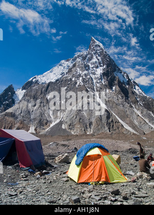 Concordia-Camp und Mitre Peak auf dem Baltoro Gletscher-Pakistan Stockfoto