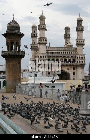Charminar aus Moschee Mekka Masjid, Hyderabad, Andhra Pradesh, Indien Stockfoto
