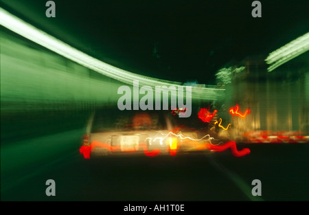 Verkehr und Ampeln im tunnel Stockfoto