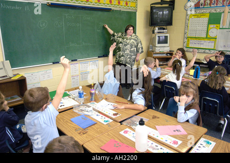 Educational Lernaktivitäten statt St Mary s katholische Pfarrkirche Grundschule in St. Clair, Michigan Stockfoto