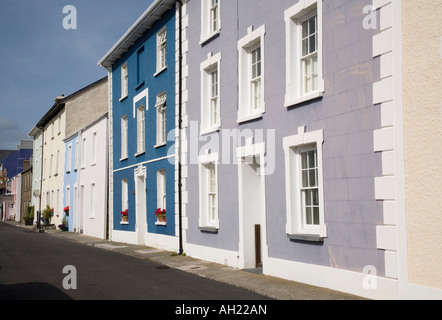 Aberaeron Ceredigion Mid Wales UK georgischen terrassierten Gebäuden auf Quay Parade Straße im historischen malerischen walisischen Küstenort Stockfoto