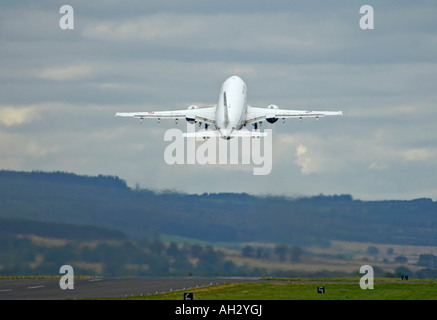 Französischer Airbus 310-340 basierend auf Charles de Gaulle (Roissy) Twin-Engine Verkehrsflugzeug gebaut von der Airbus-Konsortium Stockfoto