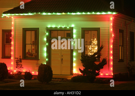 Weihnachtsbeleuchtung auf Mukilteo Licht Mukilteo Washington Stockfoto