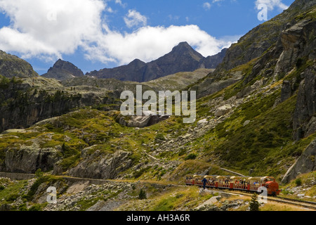 Blick auf die Berge in der Nähe von Lac d'Artouste im Parc National des Pyrenäen südwestlichen Frankreich Europa Stockfoto