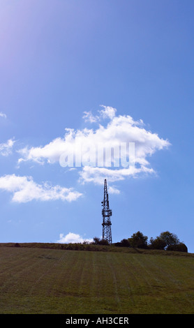 Handy-Mast auf einem Hügel in der Nähe von Chichester, West Sussex. VEREINIGTES KÖNIGREICH Stockfoto