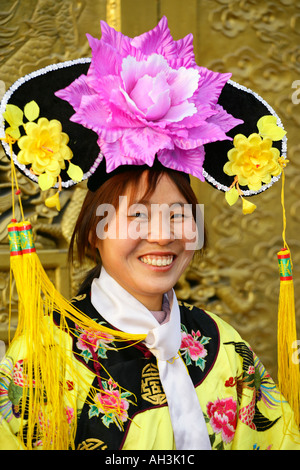 Frau in Tracht Peking China Stockfoto