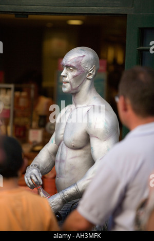 Straßenkünstler nimmt eine Auszeit Covent Garden in London Stockfoto