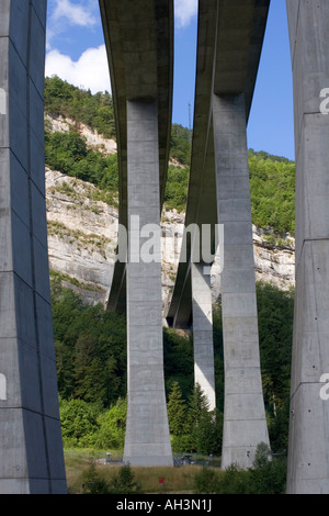 Die A40 Autoroute De Titans Nantua Frankreich Stockfoto