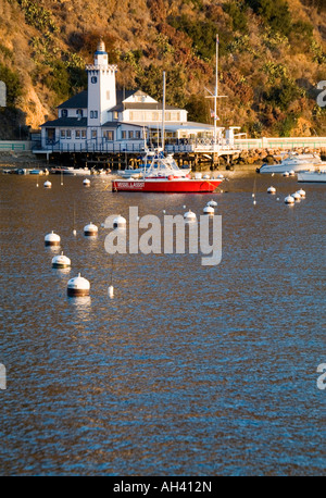 Eine Ansicht vom Hafen von Thun Club of Avalon, befindet sich auf der Insel Catalina vor der Küste von Südkalifornien. Stockfoto