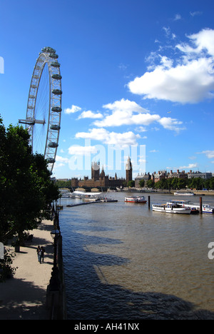 Blick auf die Themse zeigen, London Eye und die Houses of Parliament, London, England, Vereinigtes Königreich Stockfoto